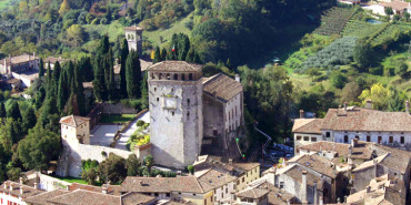 Servizio navetta per raggiungere il Teatro Eleonora Duse nel centro storico di Asolo